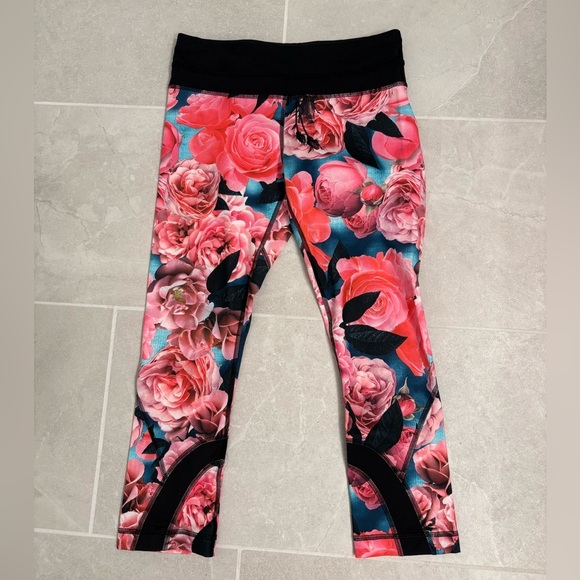 Lululemon Secret Garden Run Inspire Crop Leggings Size 4 - Picture 2 of 13